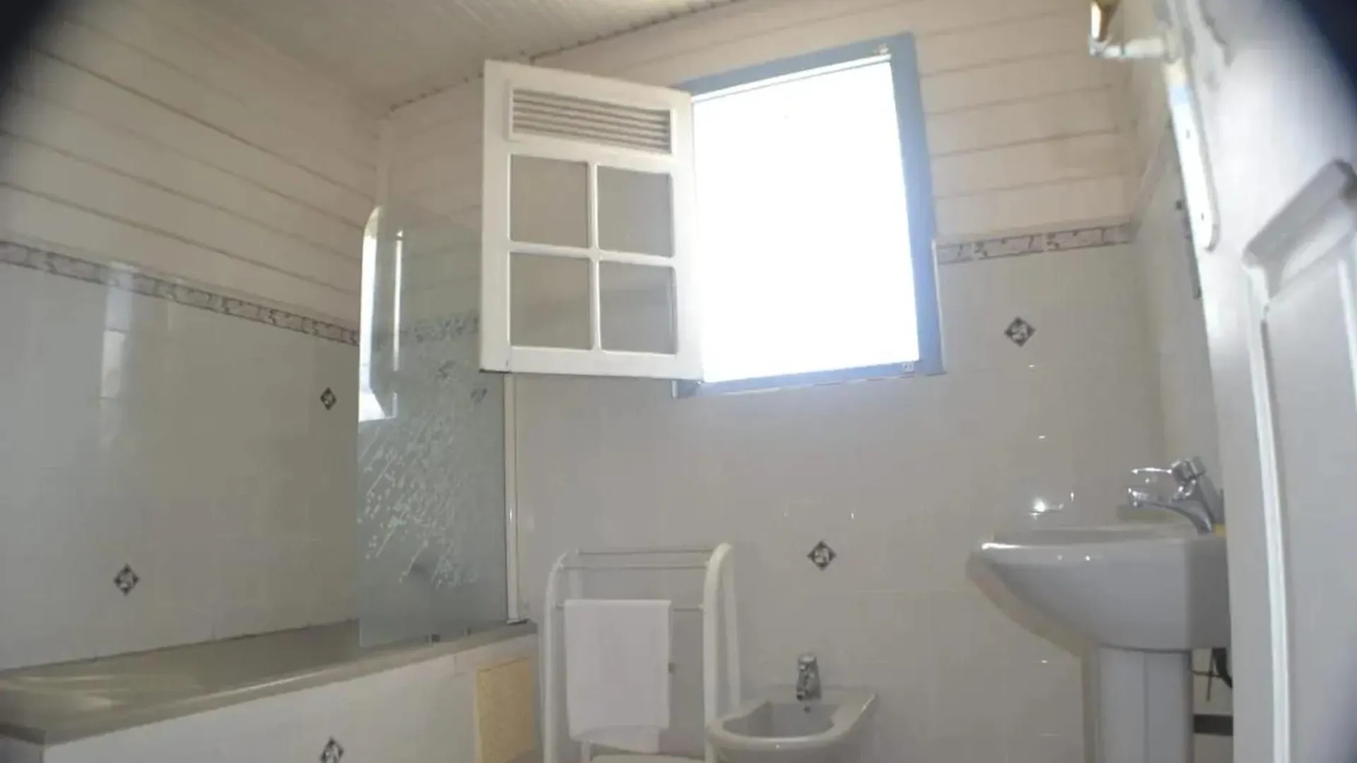 Appartement Moderne A Sainte-Luce Avec Piscine Partagee
