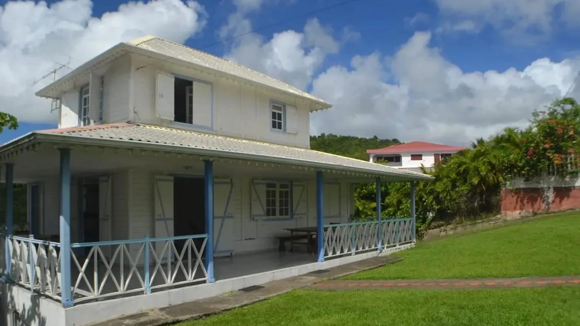 Appartement Moderne A Sainte-Luce Avec Piscine Partagee